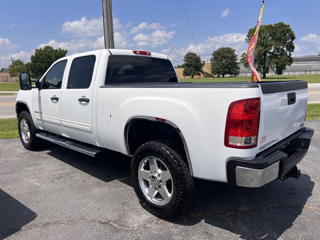 2011 GMC Sierra Image 3