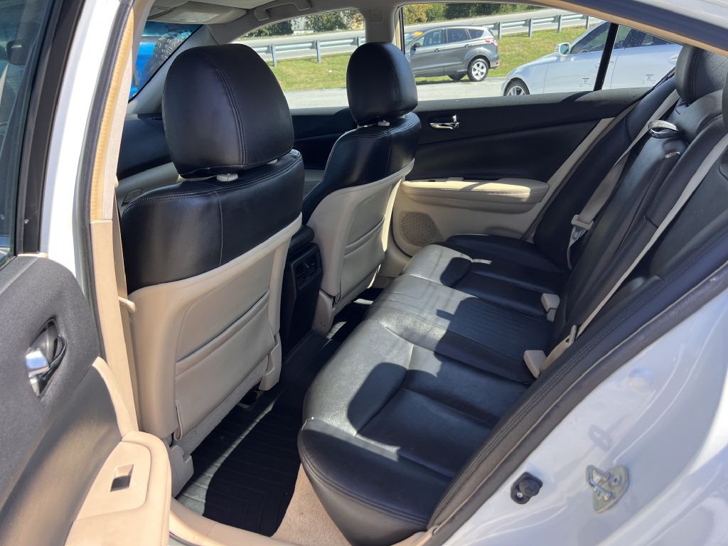 2014 Nissan Maxima Image 6