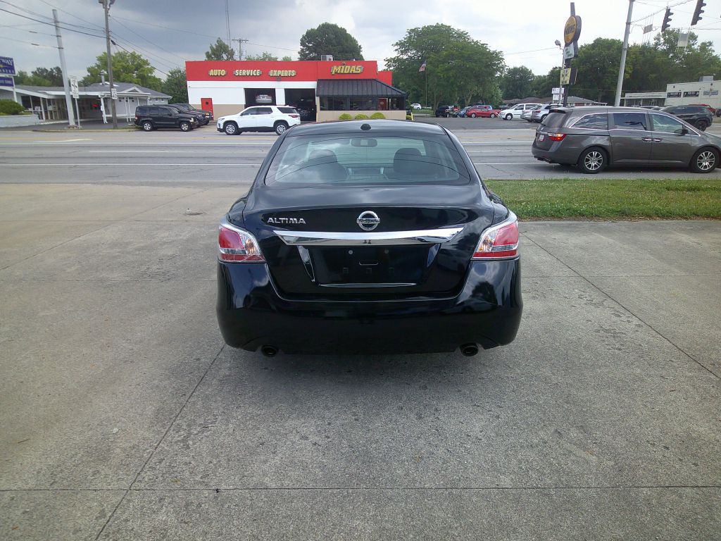 2015 Nissan Altima Image 8