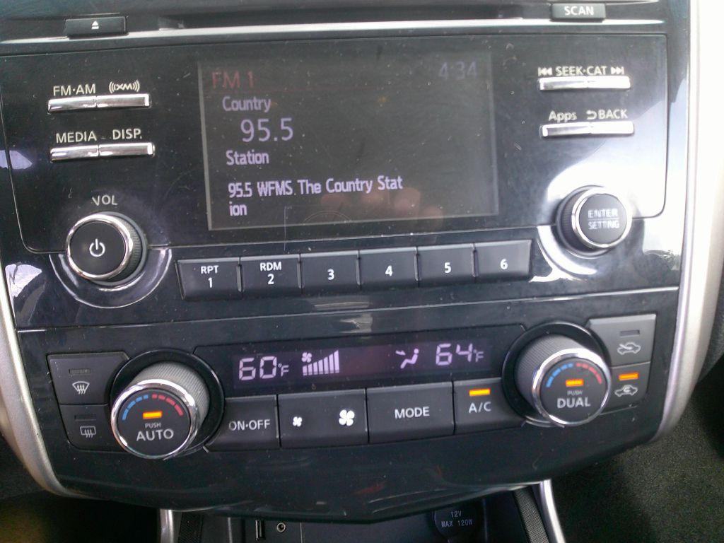 2015 Nissan Altima Image 24