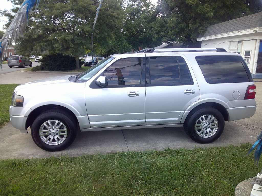 2012 Ford Expedition Image 1