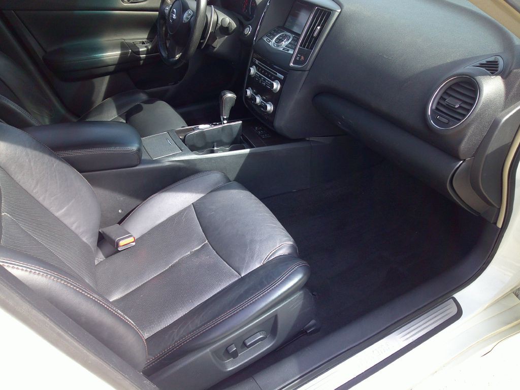 2014 Nissan Maxima Image 10