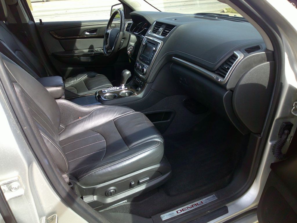 2014 GMC Acadia Image 2