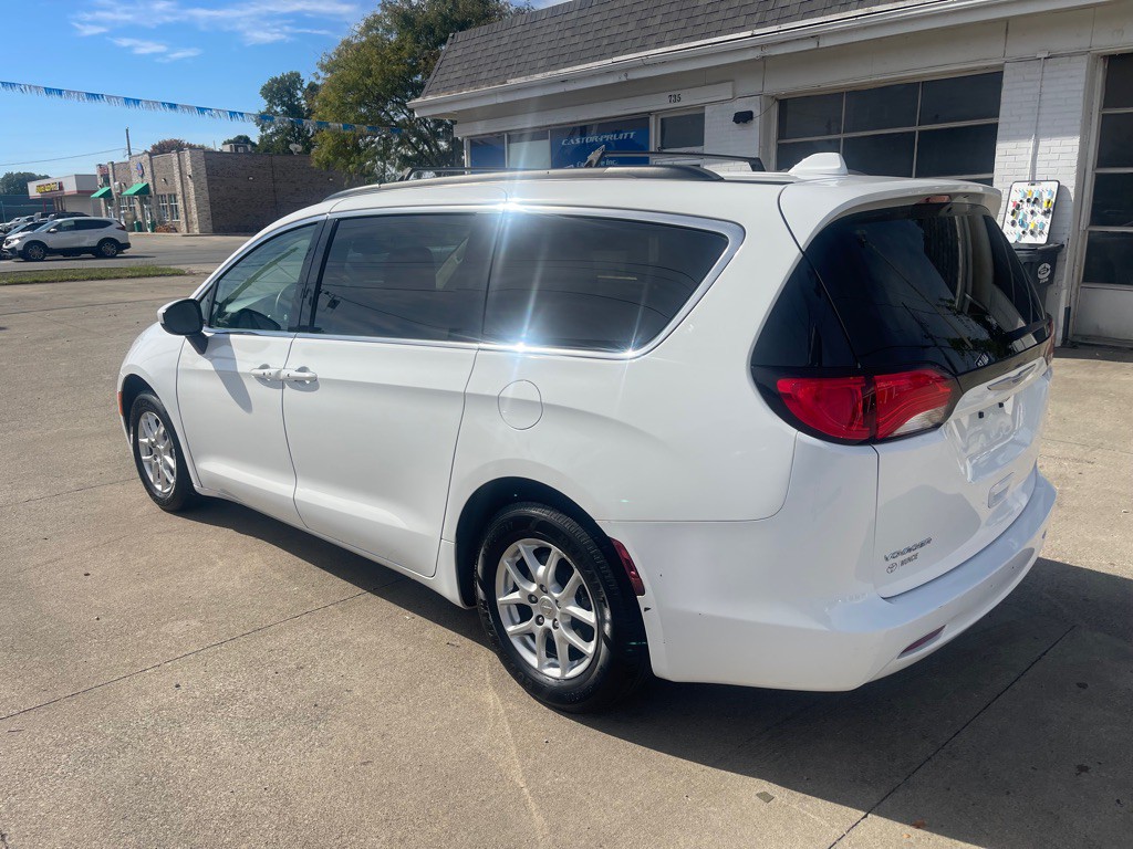 2020 Chrysler Voyager Image 5