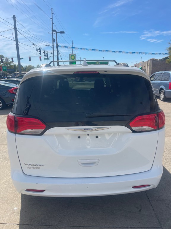 2020 Chrysler Voyager Image 6