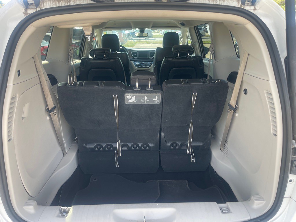2020 Chrysler Voyager Image 13