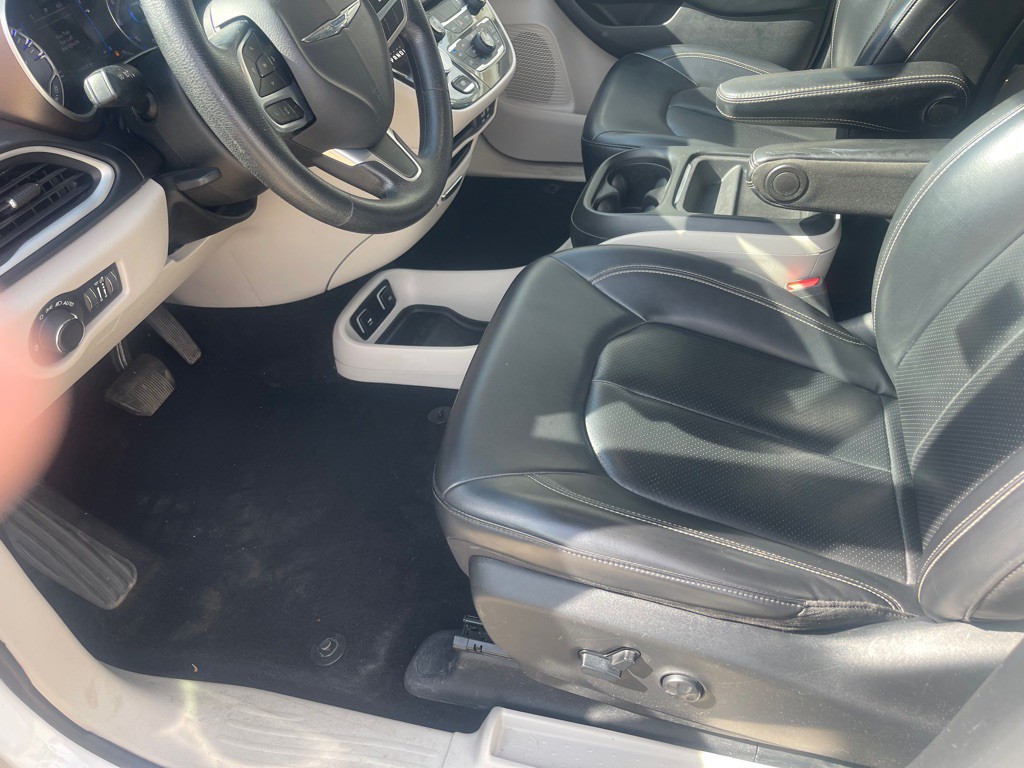 2020 Chrysler Voyager Image 14