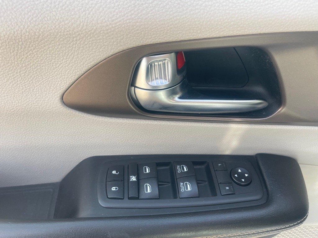 2020 Chrysler Voyager Image 17