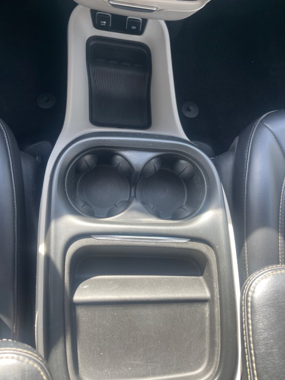 2020 Chrysler Voyager Image 18