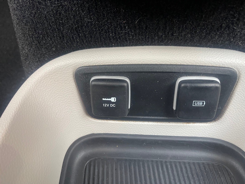 2020 Chrysler Voyager Image 20