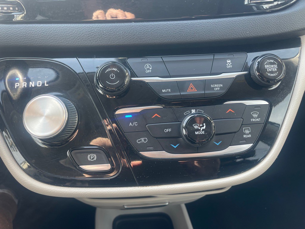 2020 Chrysler Voyager Image 22