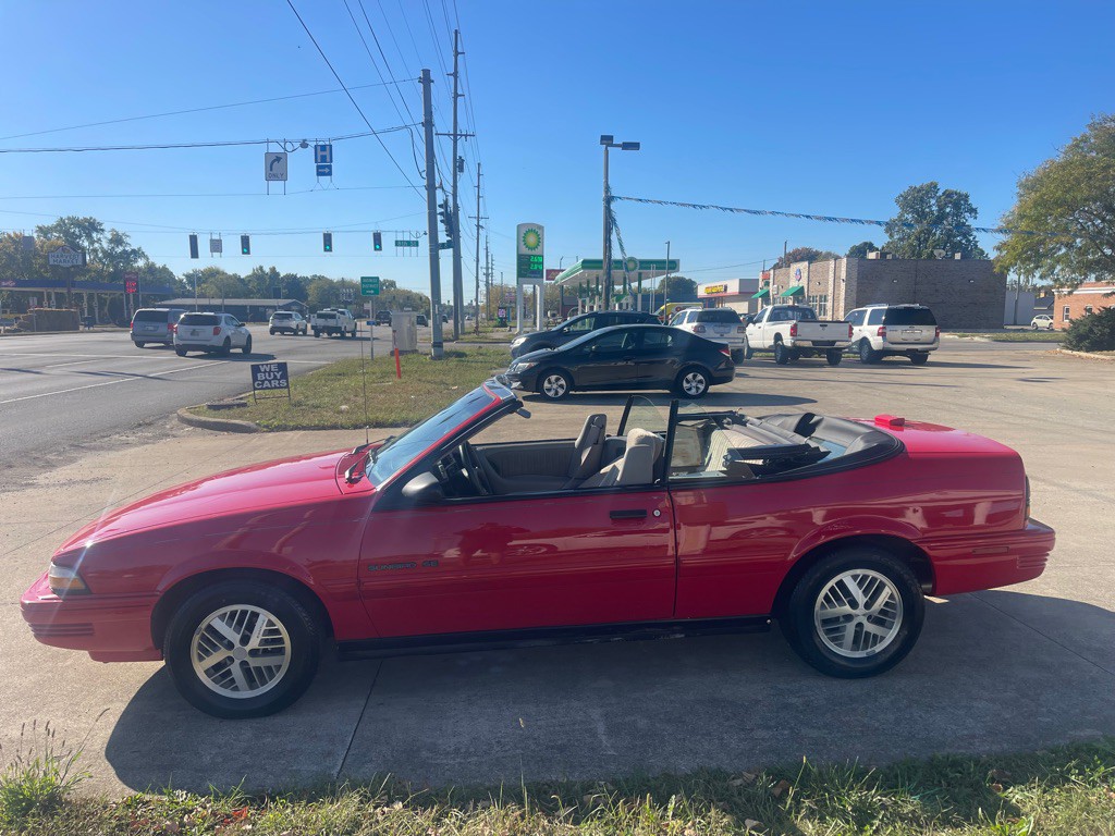 1993 Pontiac Sunbird Image 5