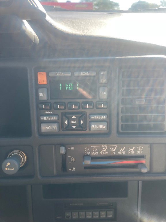 1993 Pontiac Sunbird Image 19