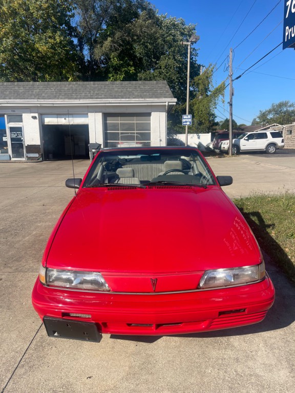 1993 Pontiac Sunbird Image 4