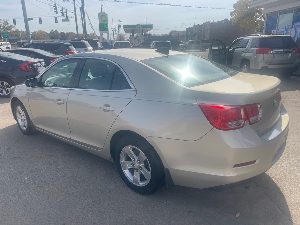 2015 Chevrolet Malibu Image 5