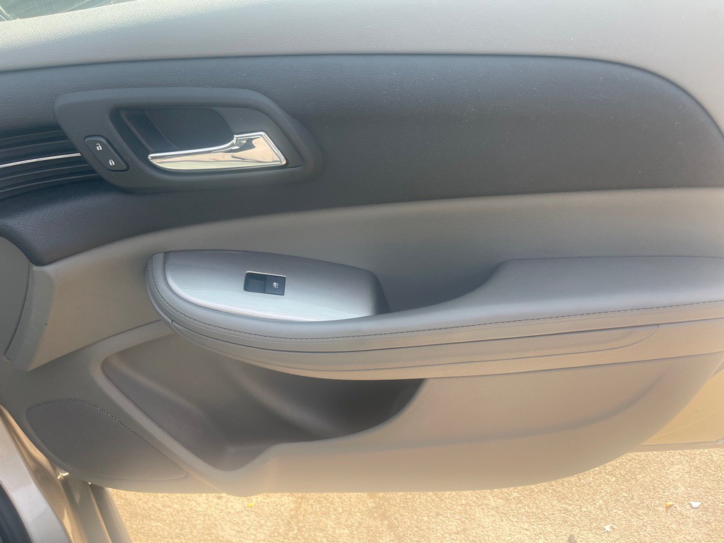 2015 Chevrolet Malibu Image 10