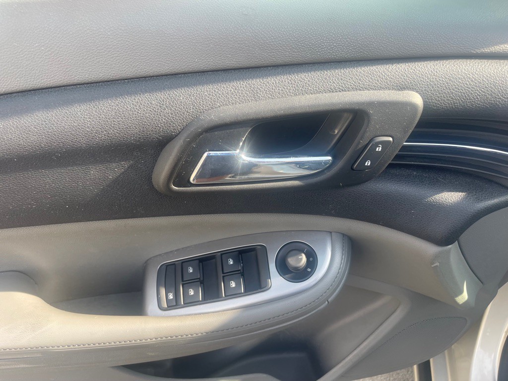 2015 Chevrolet Malibu Image 14