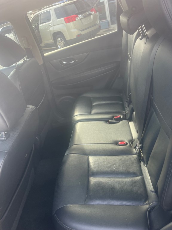 2016 Nissan Rogue Image 16