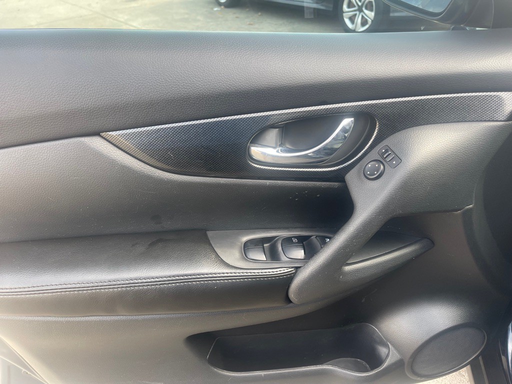 2016 Nissan Rogue Image 20