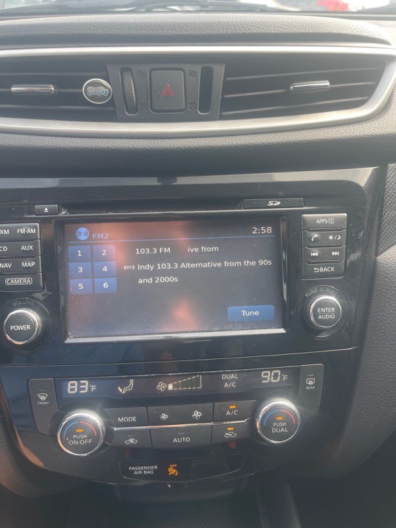 2016 Nissan Rogue Image 25