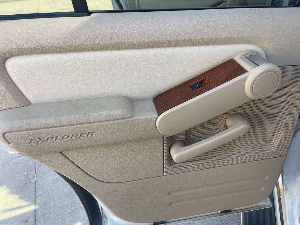 2006 Ford Explorer Image 15
