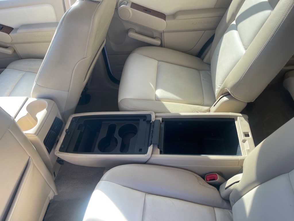 2006 Ford Explorer Image 16