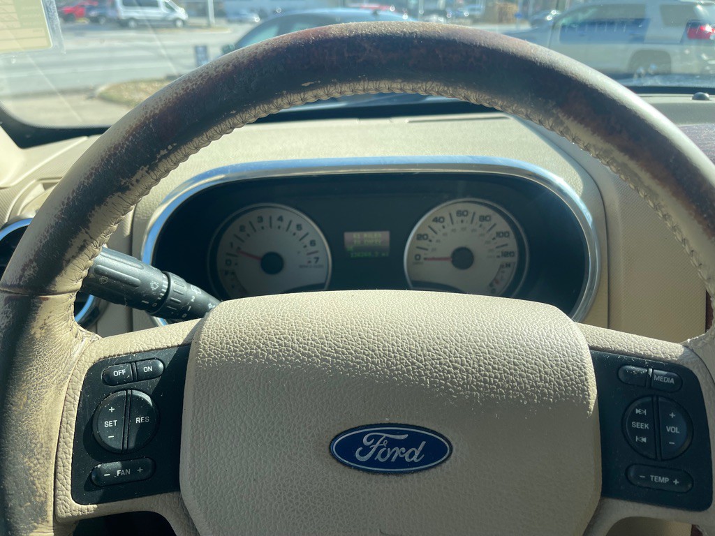 2006 Ford Explorer Image 24