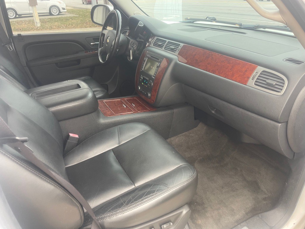 2011 Chevrolet Tahoe Image 10