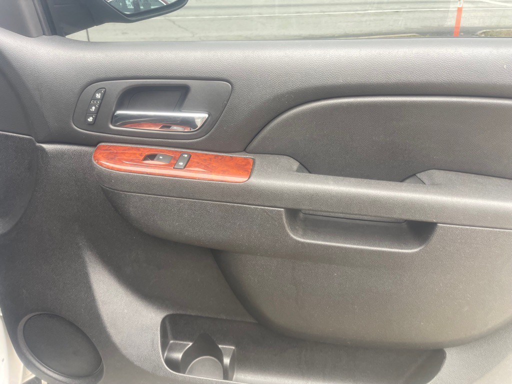 2011 Chevrolet Tahoe Image 11