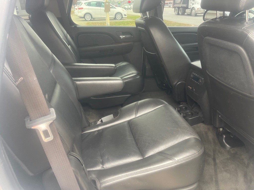 2011 Chevrolet Tahoe Image 12