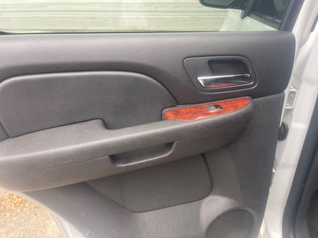 2011 Chevrolet Tahoe Image 16