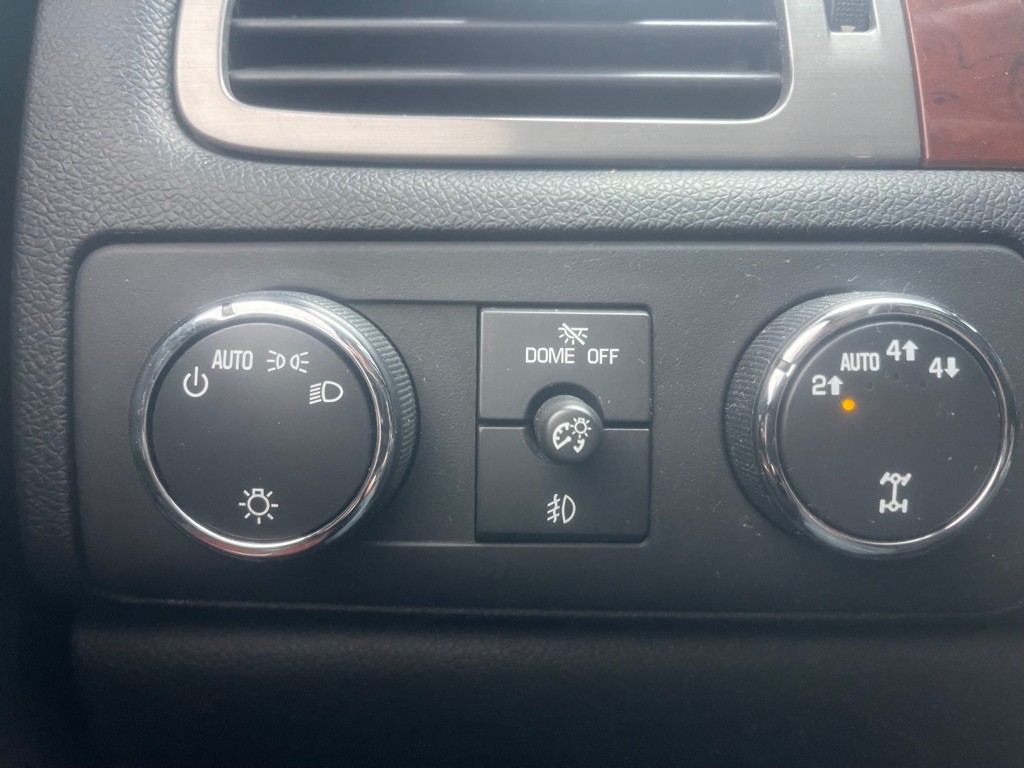 2011 Chevrolet Tahoe Image 24