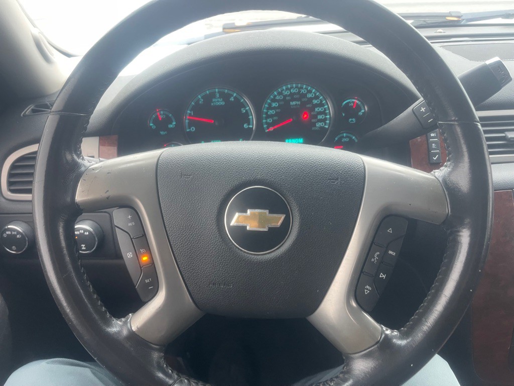 2011 Chevrolet Tahoe Image 25