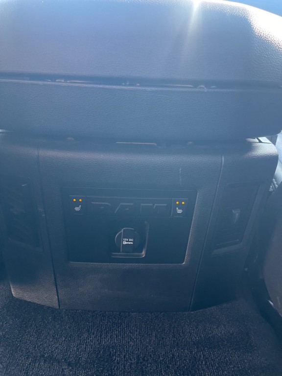 2015 RAM 1500 Image 19