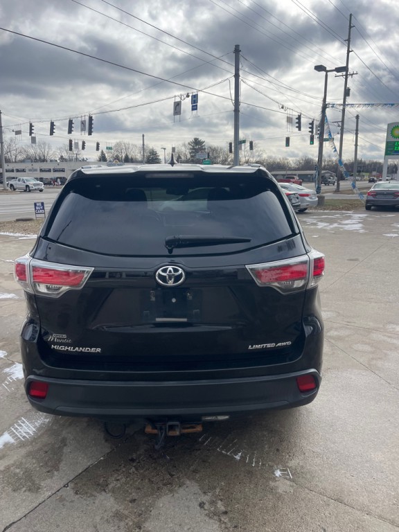 2016 Toyota Highlander Image 6