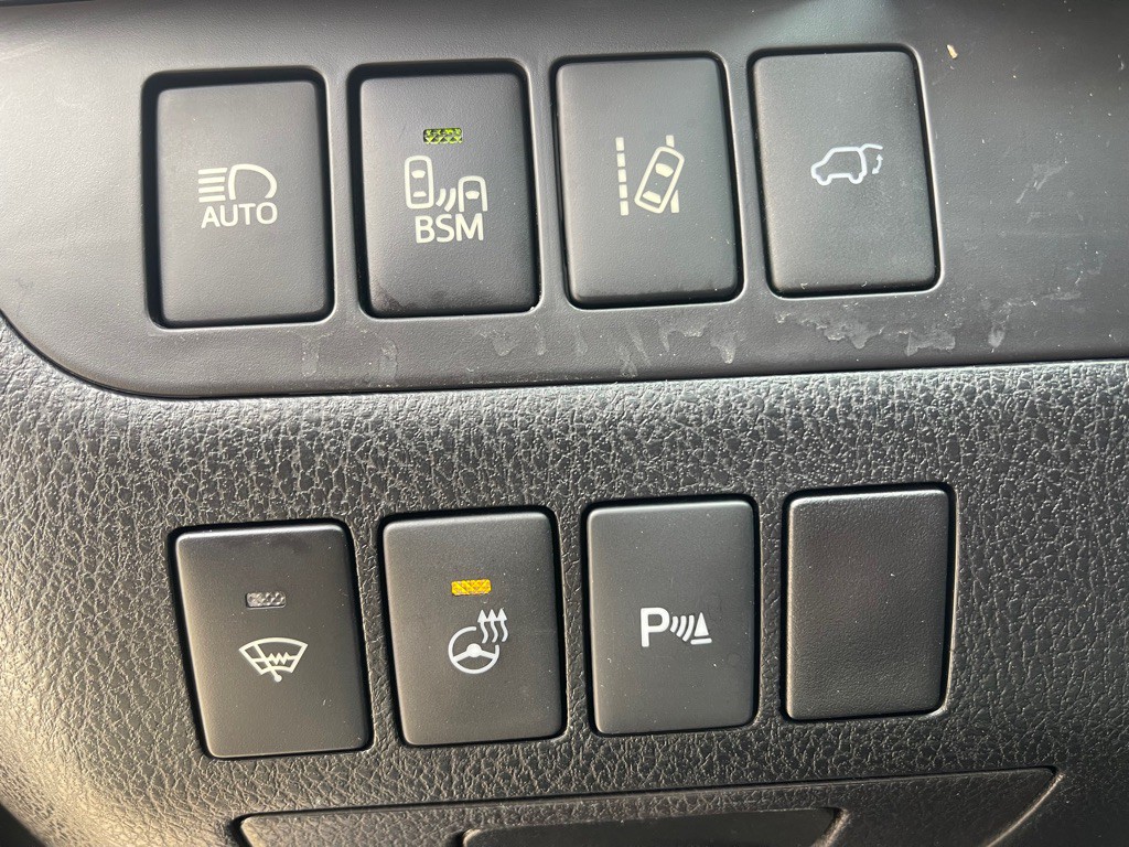 2016 Toyota Highlander Image 22