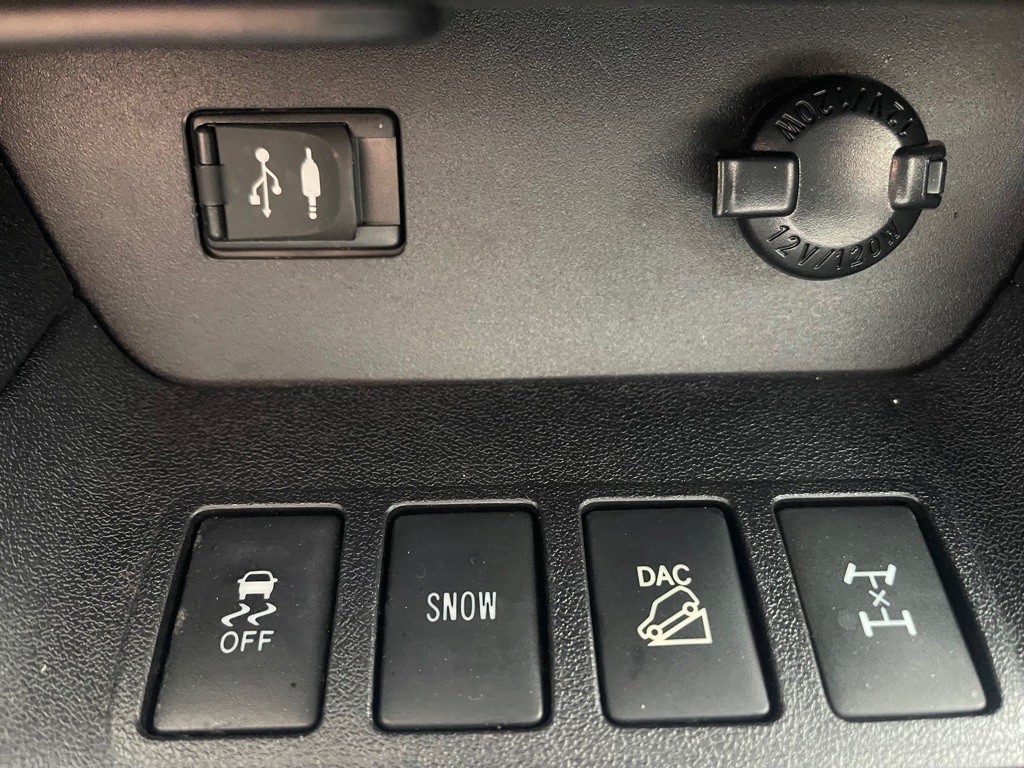 2016 Toyota Highlander Image 24