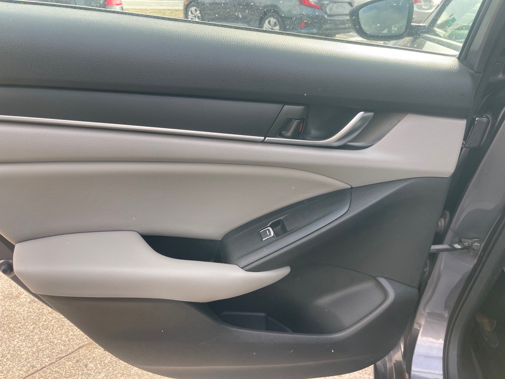 2018 Honda Accord Image 14