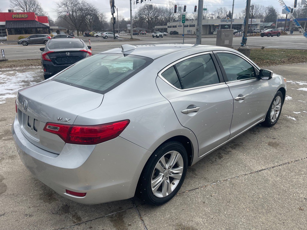 2013 Acura ILX Image 8