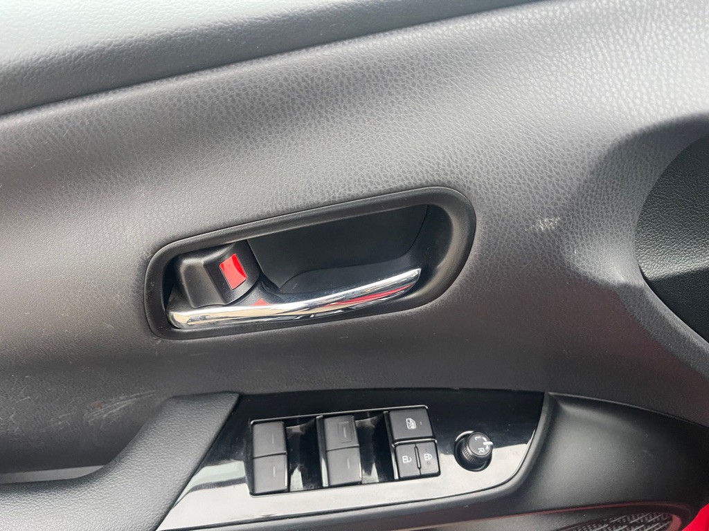 2019 Toyota Prius Image 16