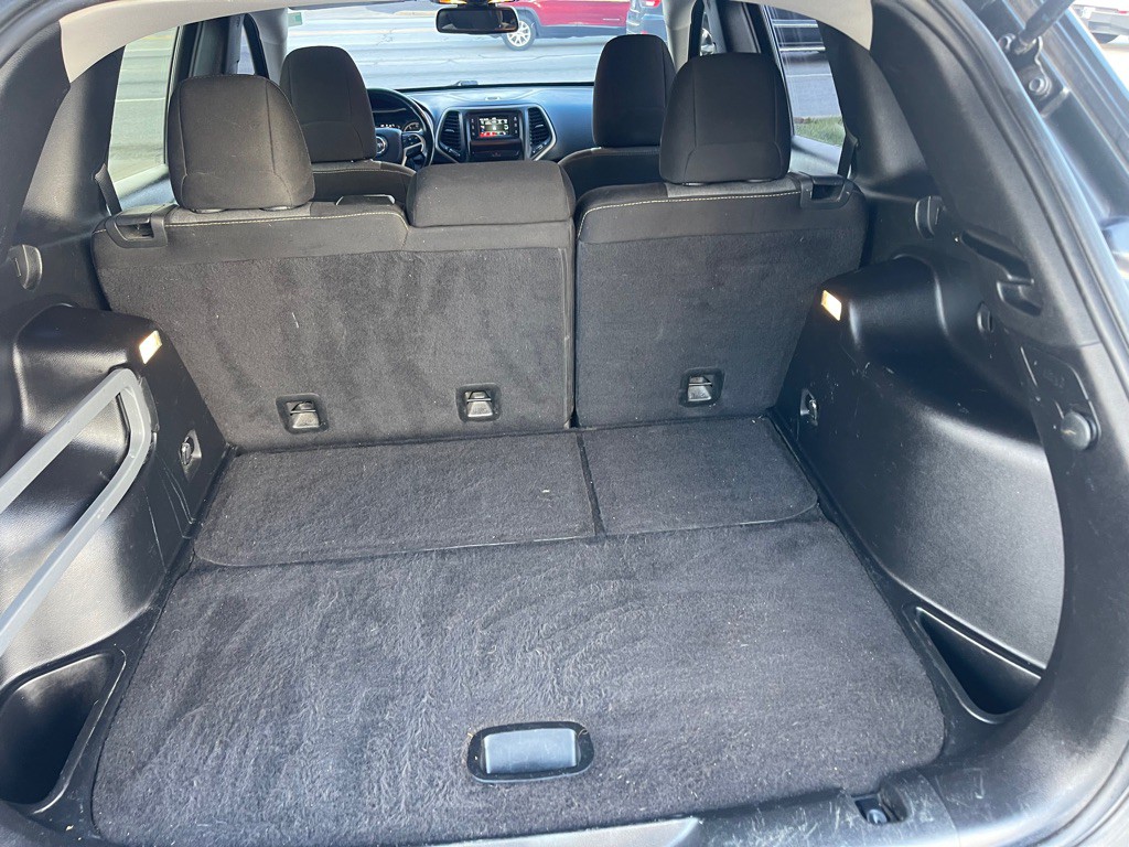 2016 Jeep Cherokee Image 13