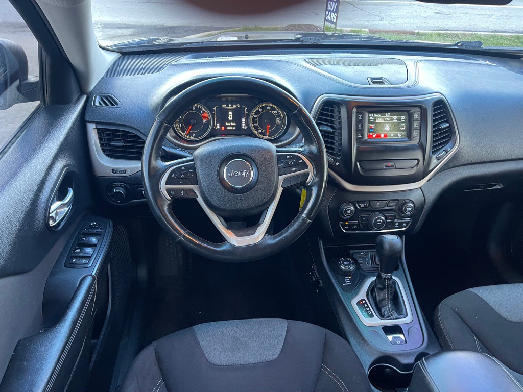 2016 Jeep Cherokee Image 16