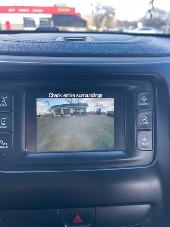 2016 Jeep Cherokee Image 22