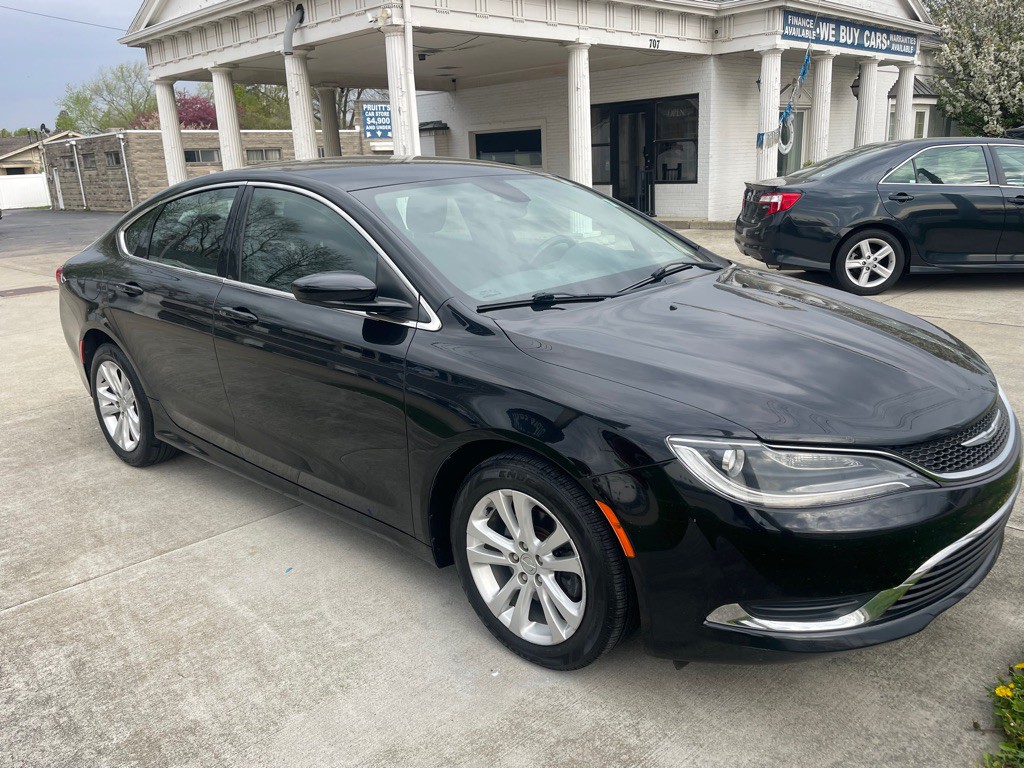 2015 Chrysler 200 Image 4