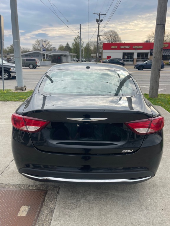 2015 Chrysler 200 Image 7