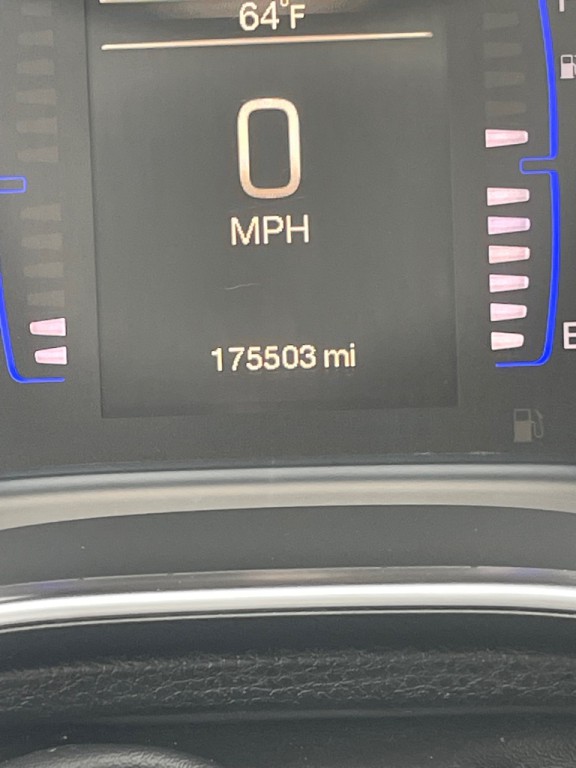 2015 Chrysler 200 Image 21