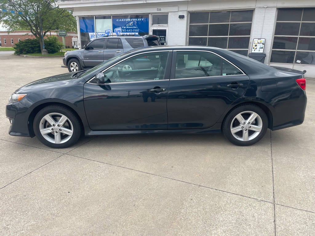 2013 Toyota Camry Image 4