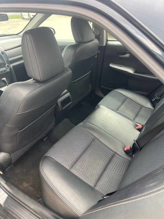 2013 Toyota Camry Image 12