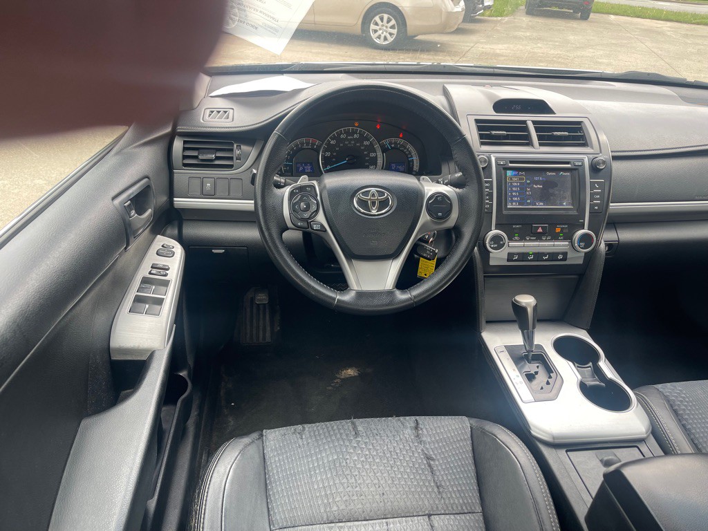 2013 Toyota Camry Image 14