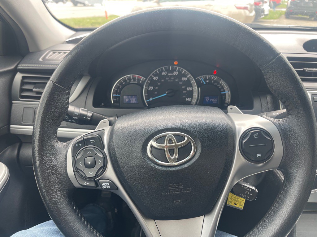 2013 Toyota Camry Image 19